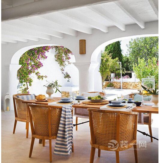 家里实木餐桌上铺什么好?2016实木餐桌图片大全