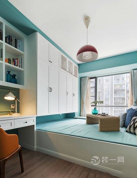 有柜子有书桌 9款多功能榻榻米卧室装修设计效果图